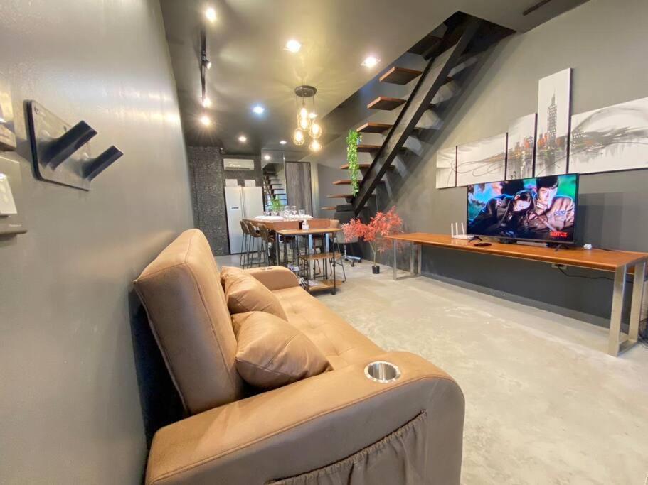 Selfcheckin Townhome In Charoen Nakhorn 60 Near Bts Iconsiam Asiatique And Chaophraya River Maximum 4 Guests Biệt thự Bangkok