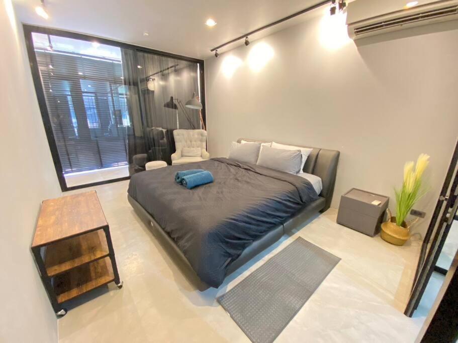 Selfcheckin Townhome In Charoen Nakhorn 60 Near Bts Iconsiam Asiatique And Chaophraya River Maximum 4 Guests Biệt thự