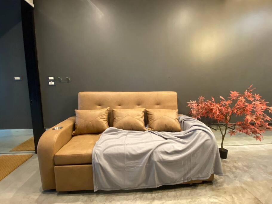 Biệt thự Selfcheckin Townhome In Charoen Nakhorn 60 Near Bts Iconsiam Asiatique And Chaophraya River Maximum 4 Guests Bangkok