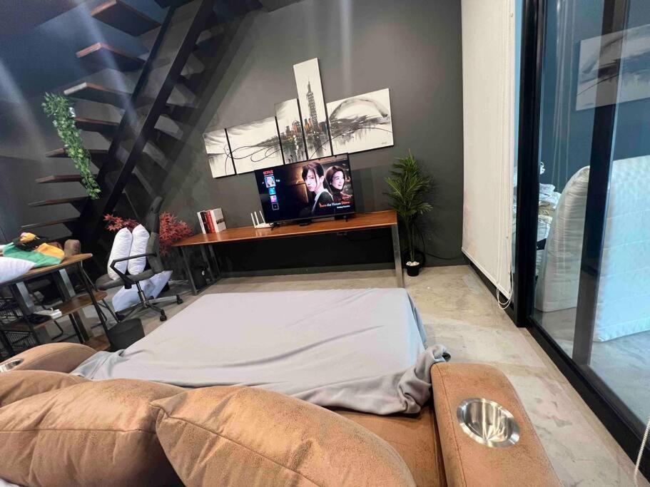 Selfcheckin Townhome In Charoen Nakhorn 60 Near Bts Iconsiam Asiatique And Chaophraya River Maximum 4 Guests Biệt thự