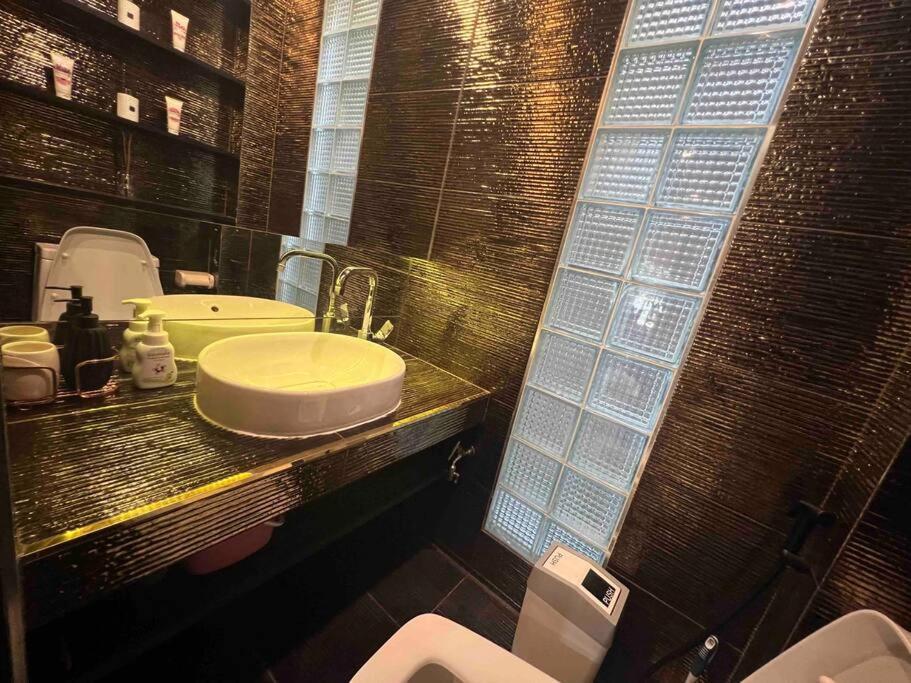 Charoen Nakhorn Townhome: Self-check-in Near Bts, Iconsiam & Asiatique Villa *
